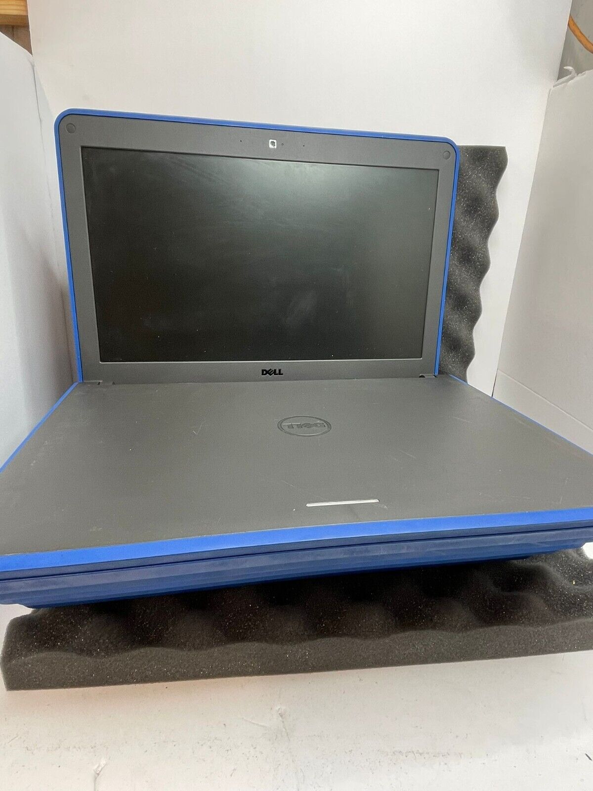 Dell Latitude 3350 i3 5th Gen Laptop HD NO SSD 2.0 GHz NO RAM - LOT OF 10