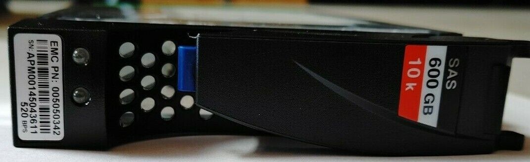 EMC005050342 600GB 10K SAS Hard Disk Drive HDD Hard Drive 2.5" in a 3.5" Tray