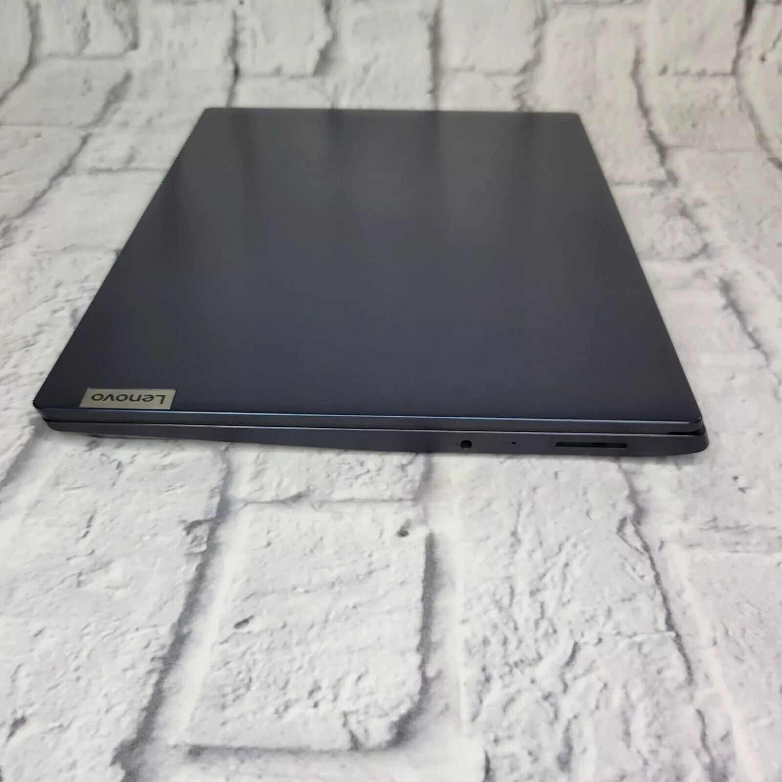 Lenovo Ideapad 3 14ADA05 14" AMD Ryzen 5 3500U 2.10 GHz 8GB RAM 250GB SSD WIN 11