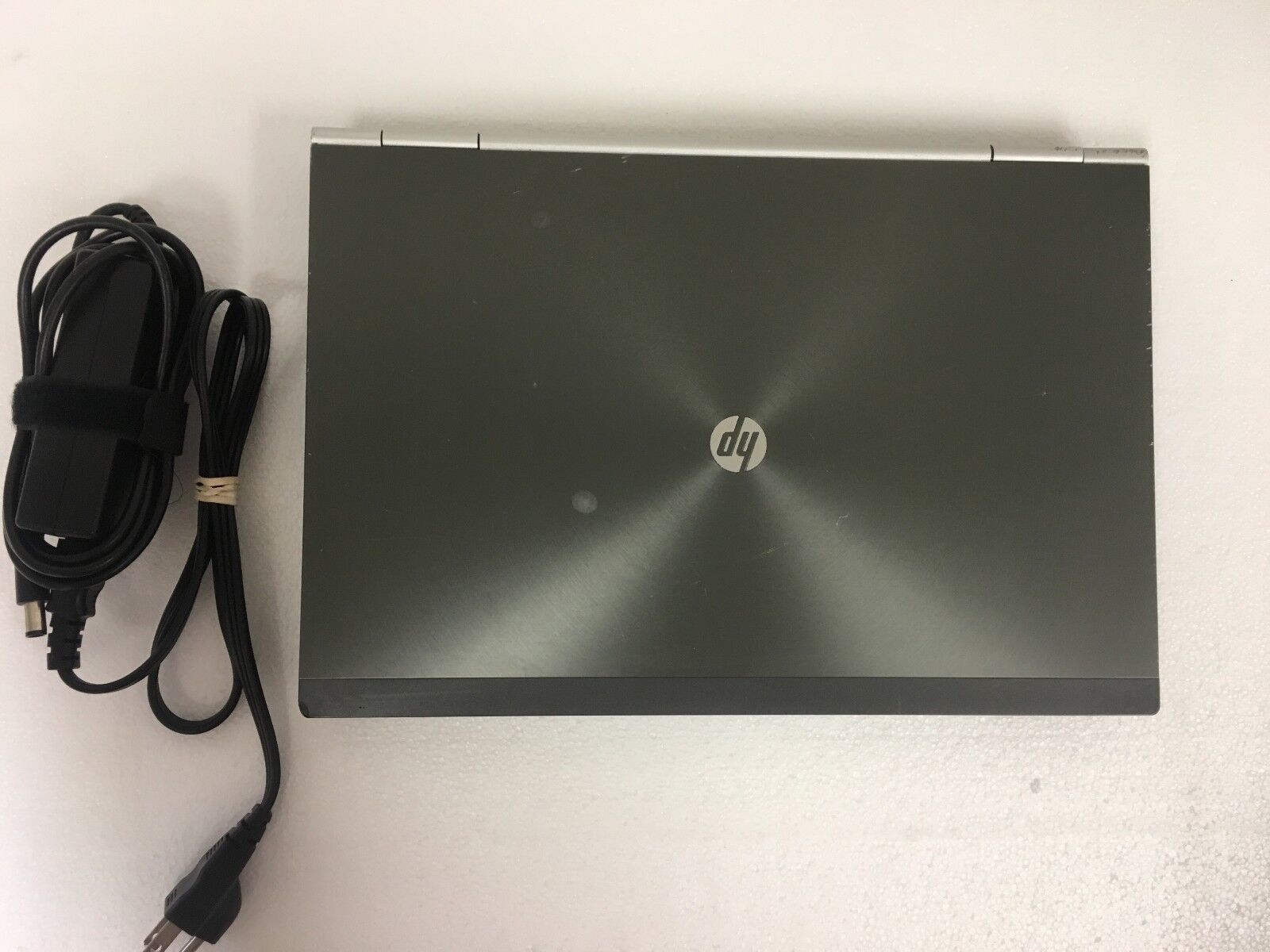 HP 8460w Workstation 14.0" i7-2620QM CPU 8gb RAM SSD 256 GB drive