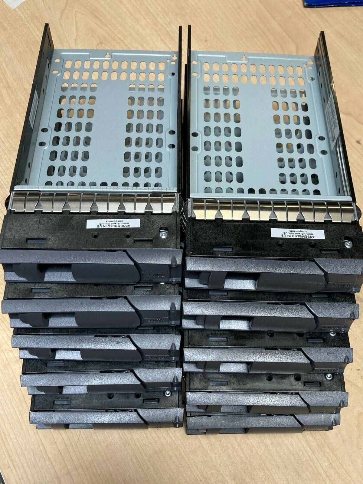 Lot of 10 NetApp 3.5" HD Hard Disk Drive Bay Caddy Tray 111-00734+C1