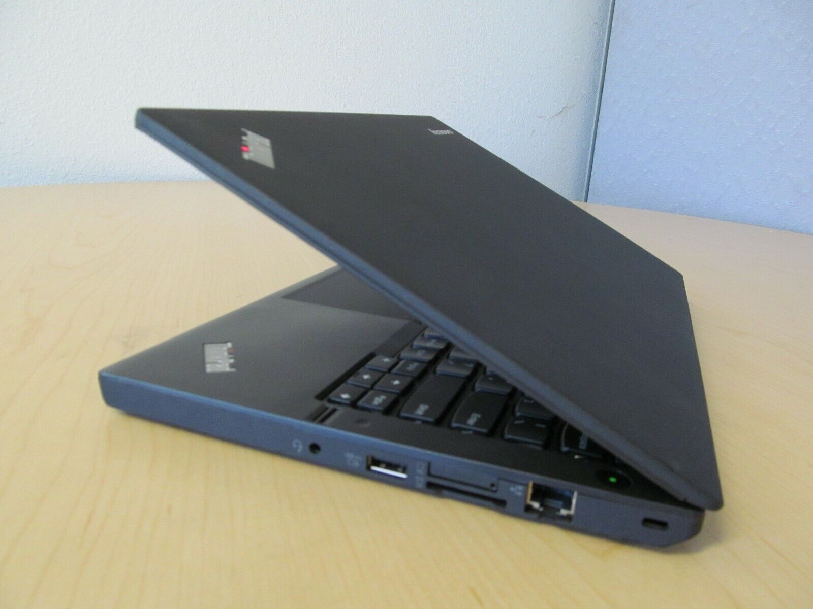 Lenovo ThinkPad X240 Intel i5-4300U 1.90GHz 8GB 128GB SSD 12.5" Webcam Win 10