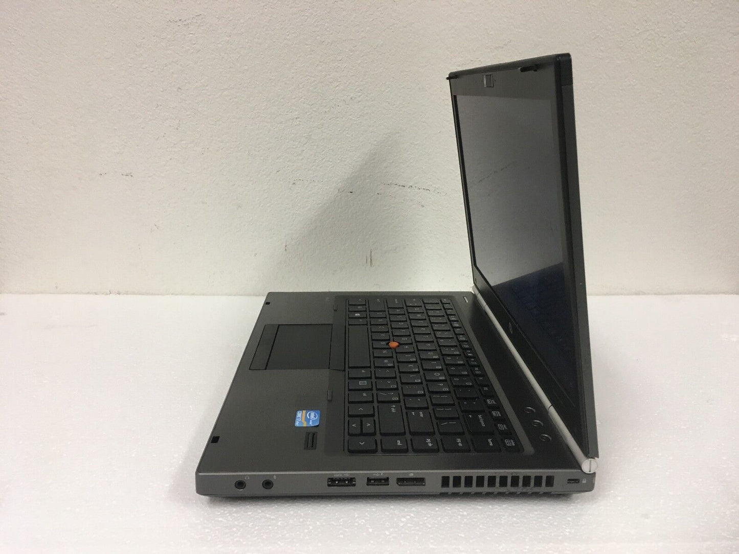 HP 8460w Workstation 14.0" i7-2620QM CPU 8gb RAM SSD 256 GB drive