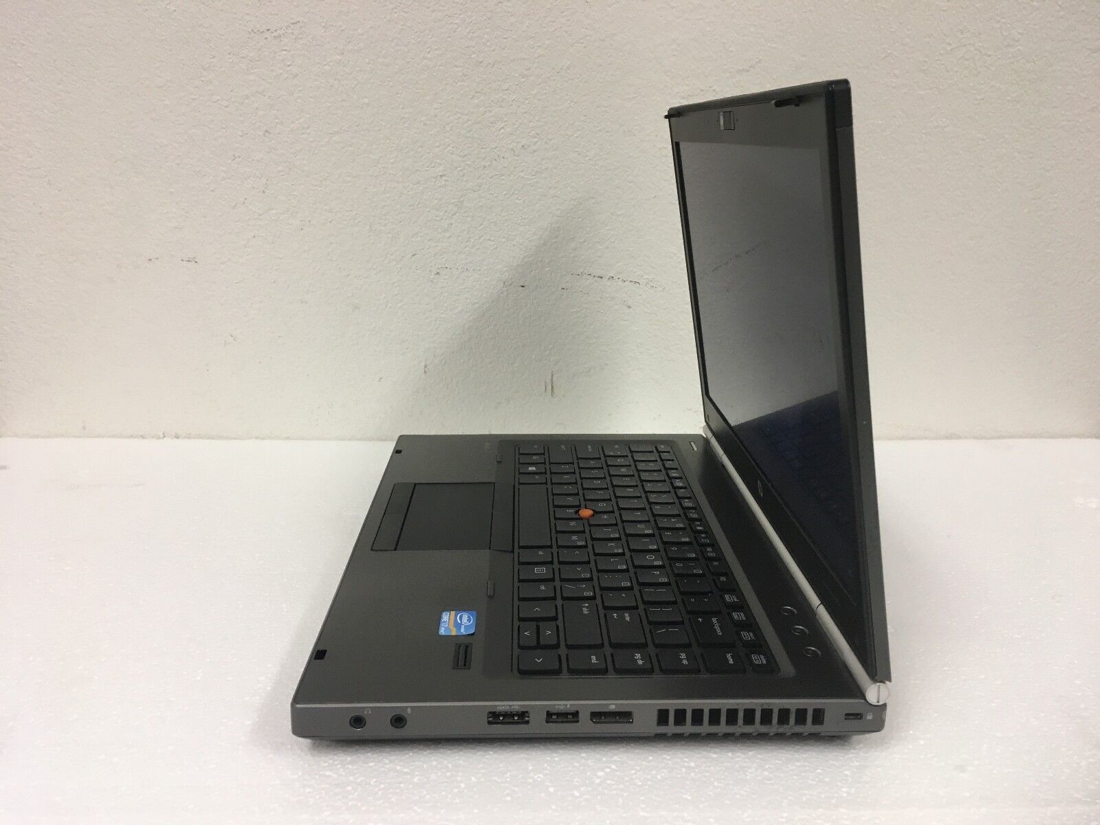HP 8460w Workstation 14.0" i7-2620QM CPU 8gb RAM SSD 256 GB drive