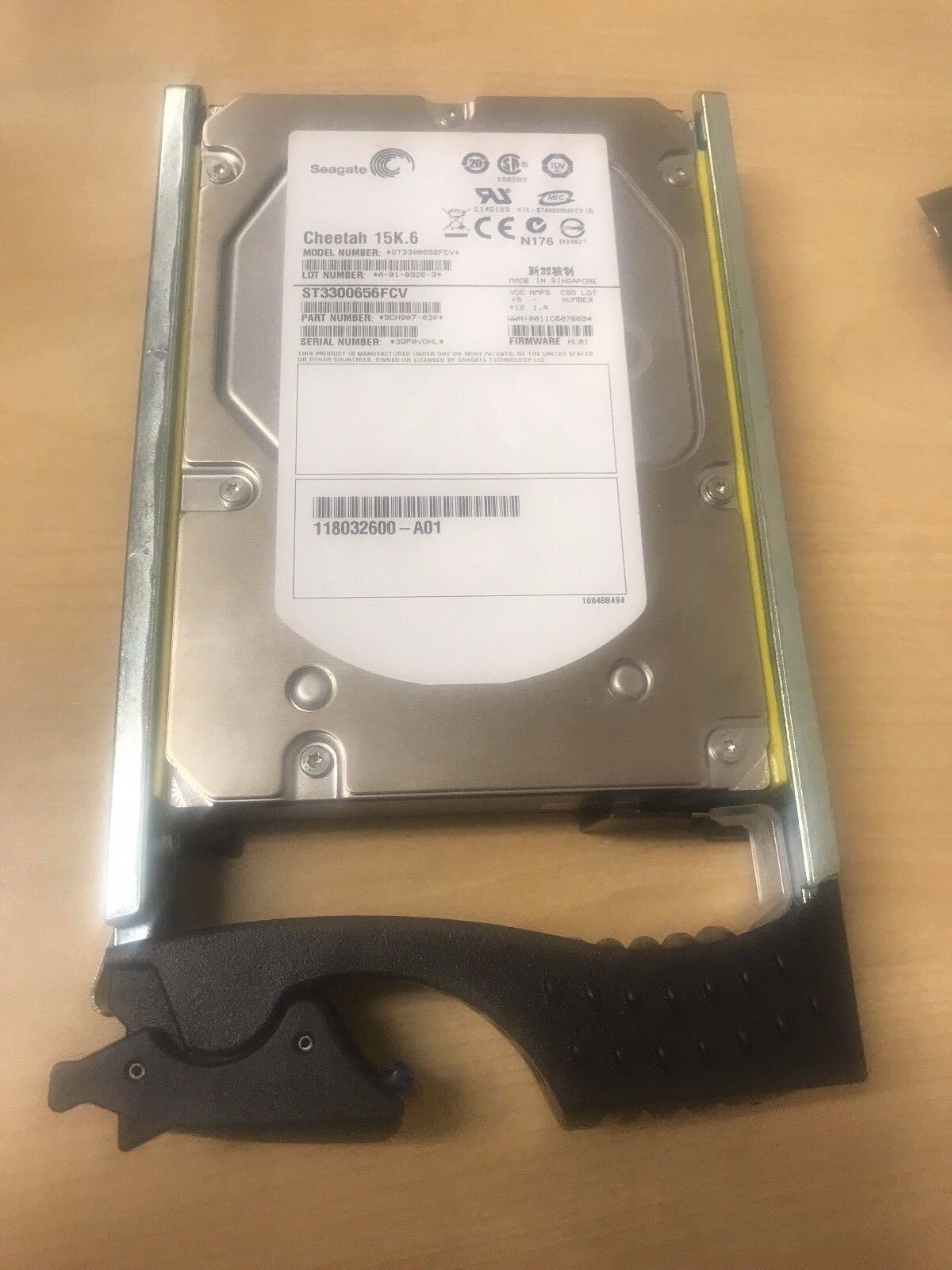 SEAGATE HDD 300GB 15K RPM FIBRE CHANNEL FC 40 PIN 3.5 LFF CHEETAH ST3300656FCV