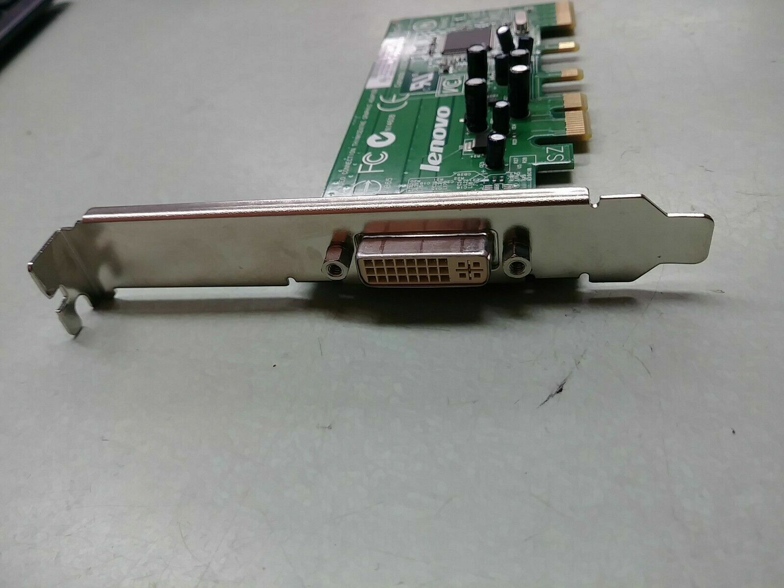 IBM Lenovo ThinkCentre DVI-I PCI-e Video Adapter Card 39J9334