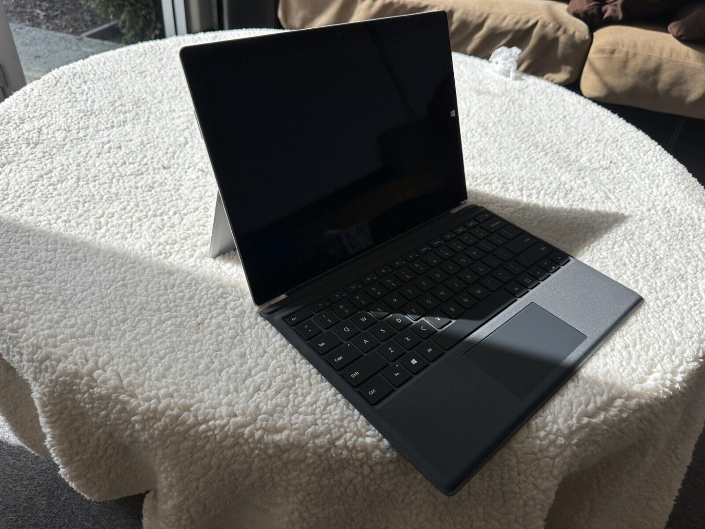 Microsoft Surface Pro 3 12.3" QHD 4GB 64GB WIN 10 pro Type Cover Keyboard DOCK