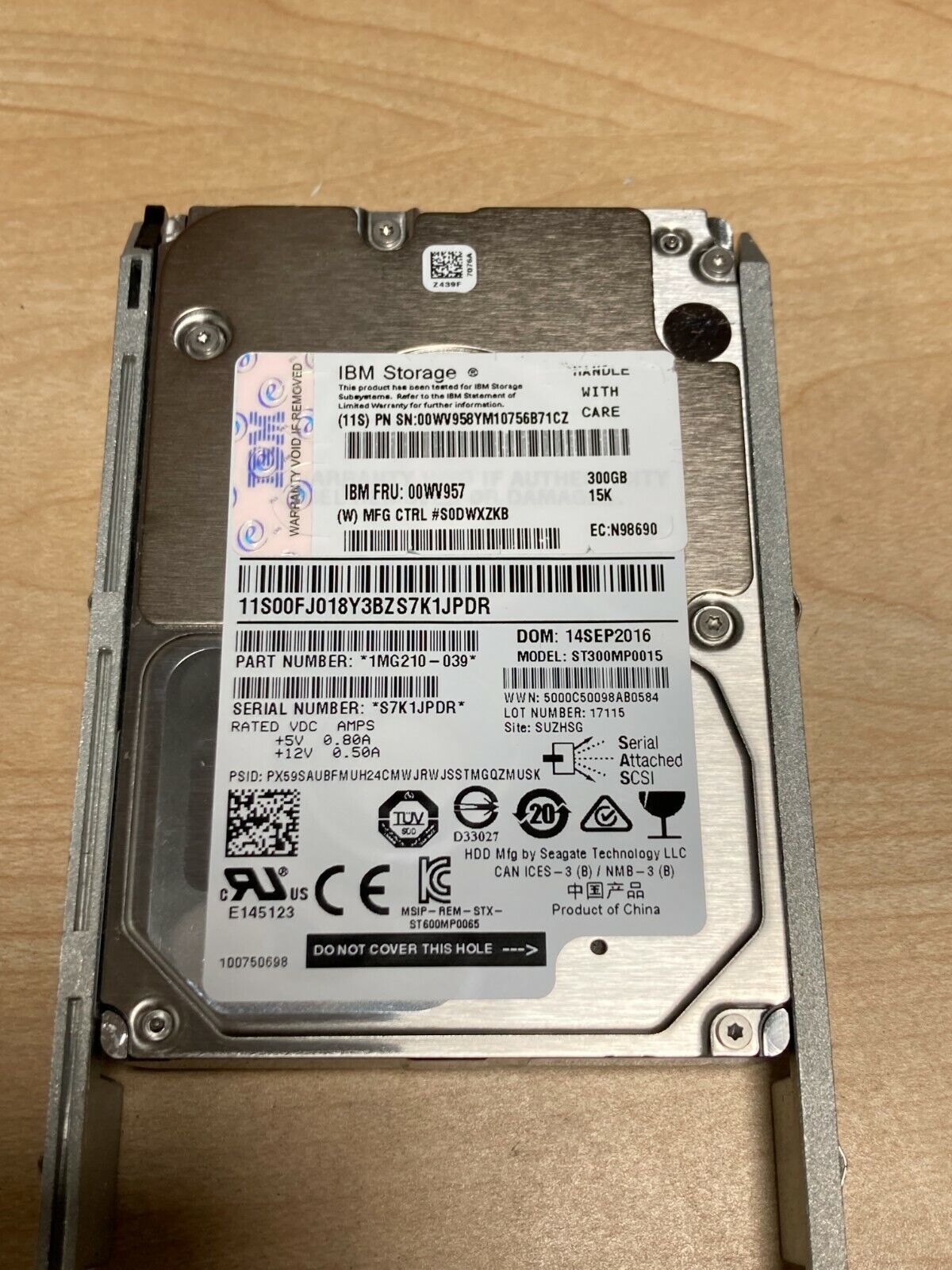 IBM 00WV957 300GB 15K 12GBPS SAS 2.5" Seagate ST300MP0015 Hard Drive