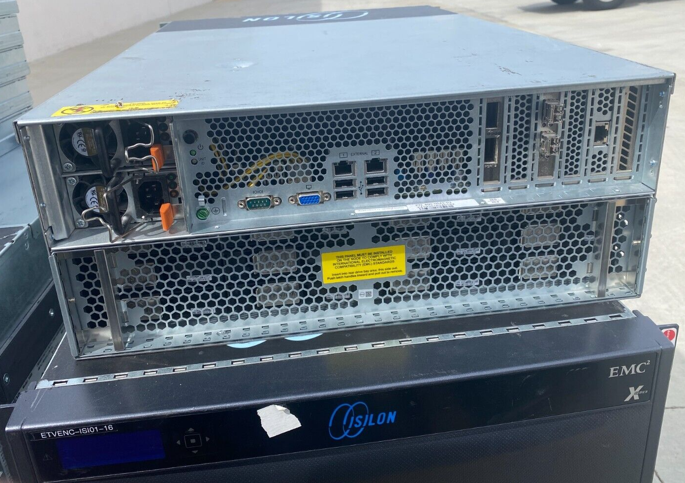 EMC Isilon X400 no HDDs, 36x bays with trays, 10GbE, 48GB RAM